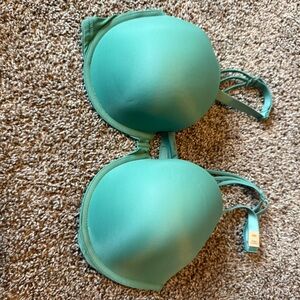PINK Victoria's Secret Teal Bra 38D Wear Everywhere Tshirt lightly lined. NWT